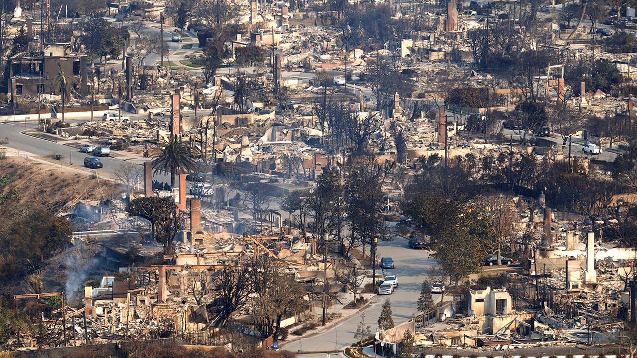 Only handful of rebuilding permits issued to Pacific Palisades property owners