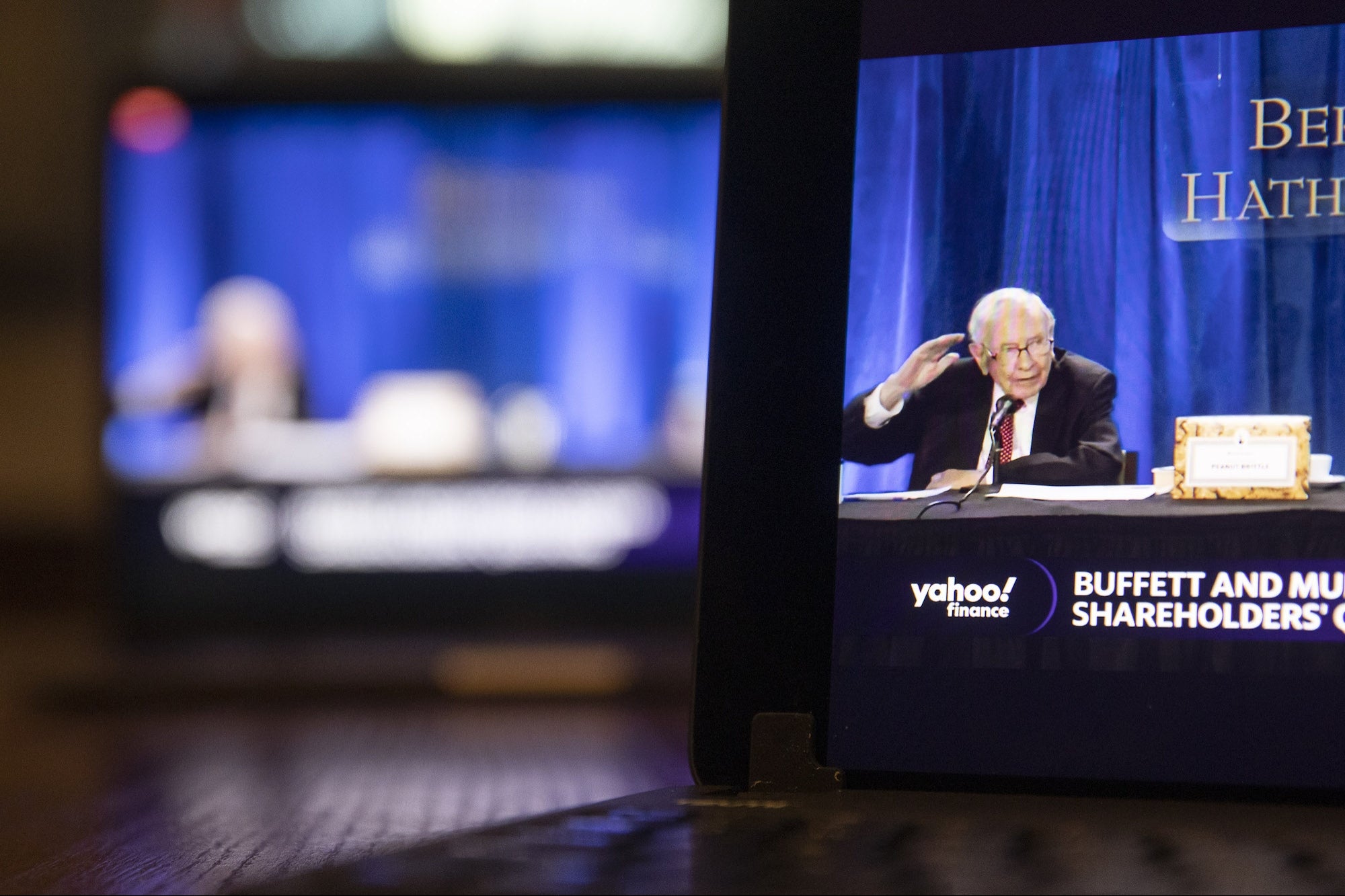 Warren Buffett Wants to Give Away $1M for March Madness