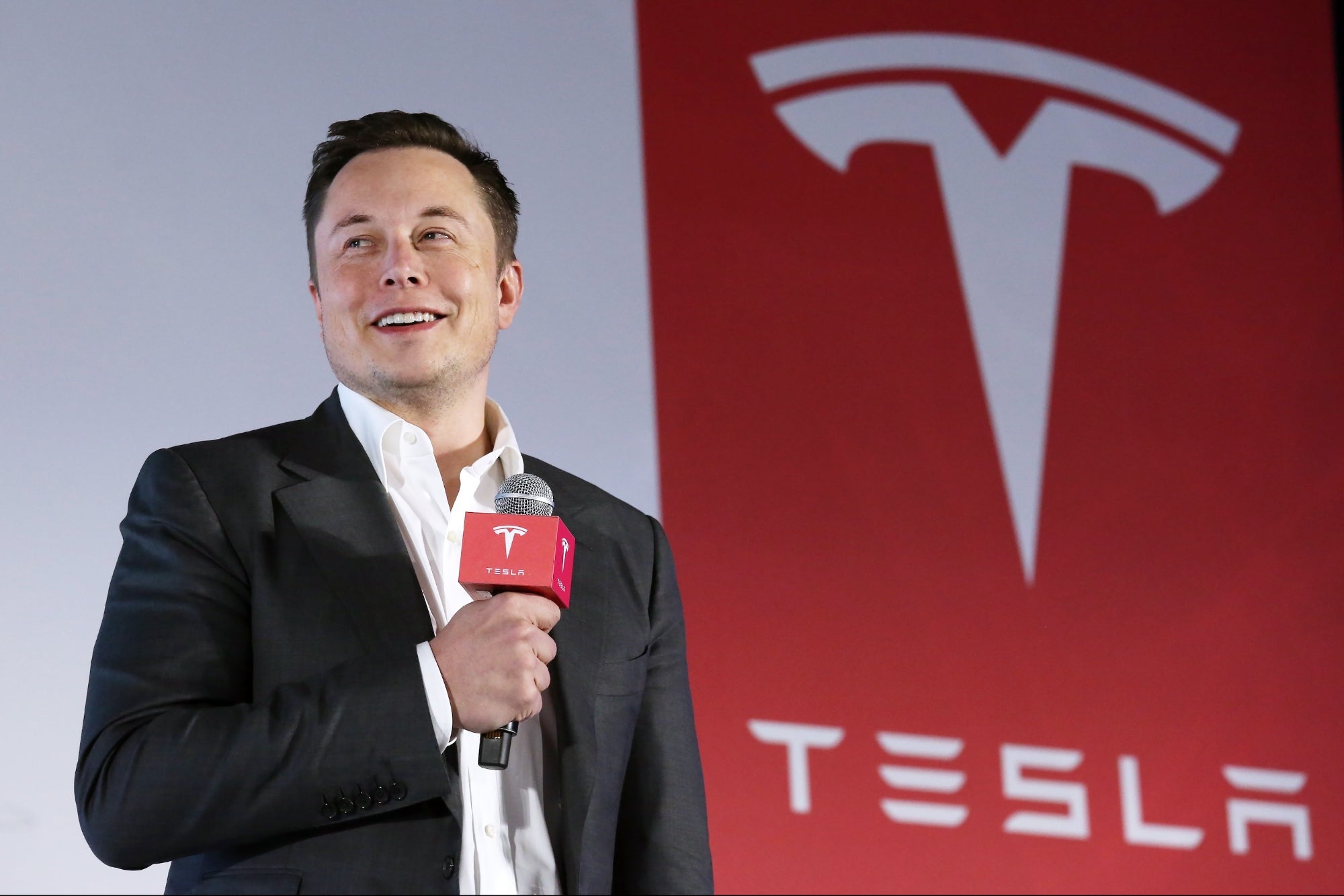 Tesla CEO Elon Musk Reassures Employees at All-Hands Meeting