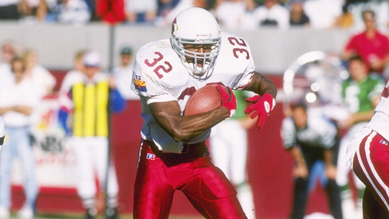 Ex-NFL RB LeShon Johnson charged in federal dogfighting case
