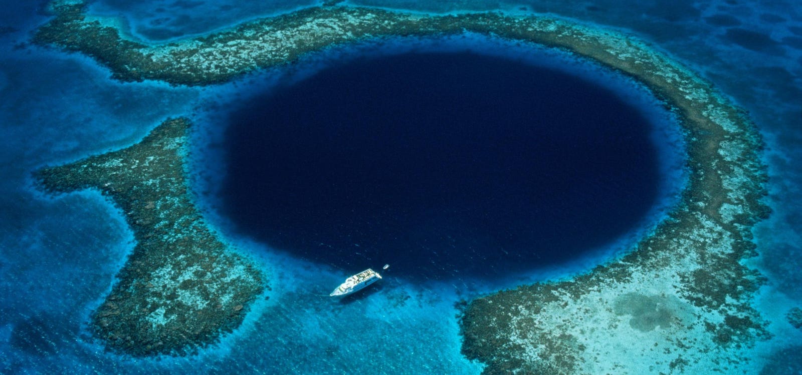 The ‘Great Blue Hole’ Mystery — How Jacques Cousteau’s 1971 Expedition Took It Mainstream