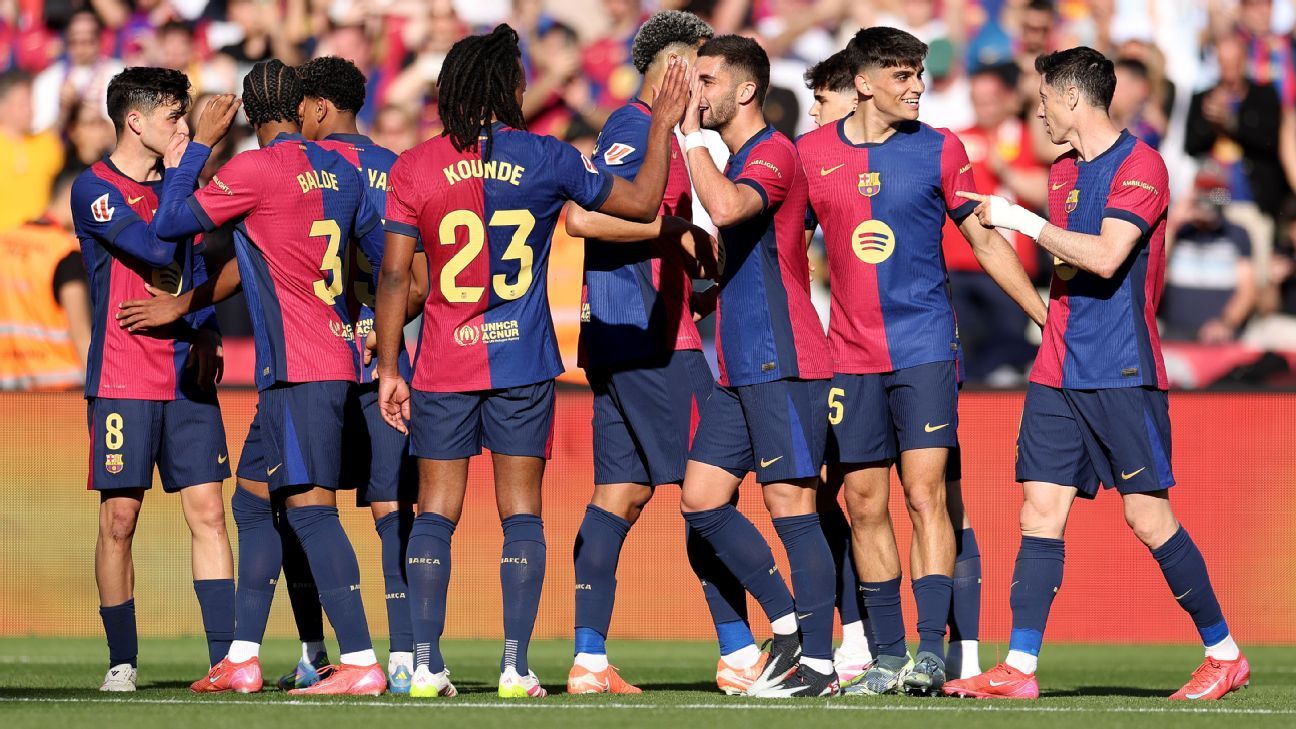 European soccer review: Barcelona extend unbeaten run to 20