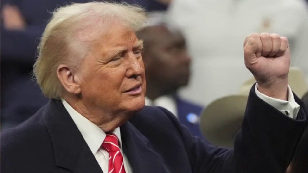 Senator reveals why everyone ‘loves’ Trump after NCAA standing ovation