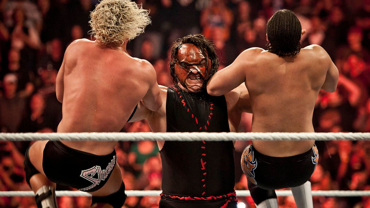Minnesota gov faces wrestling challenge from WWE legend
