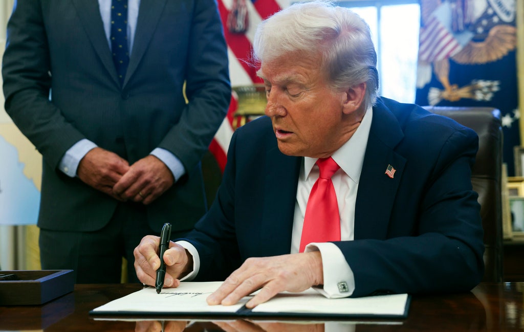 Trump signs executive order requiring proof of U.S. citizenship to register to vote in federal elections