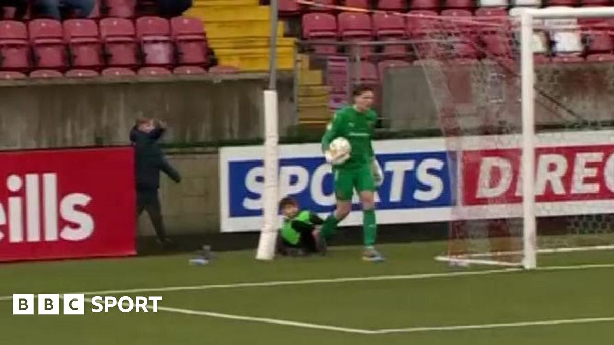 Carrick Rangers: Goalkeeper apologises over ball boy incident in Solitude game