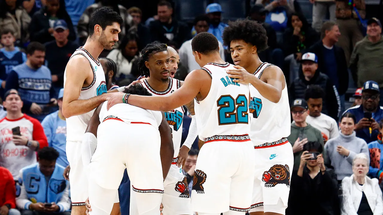 NBA teammates separated after scuffle on bench