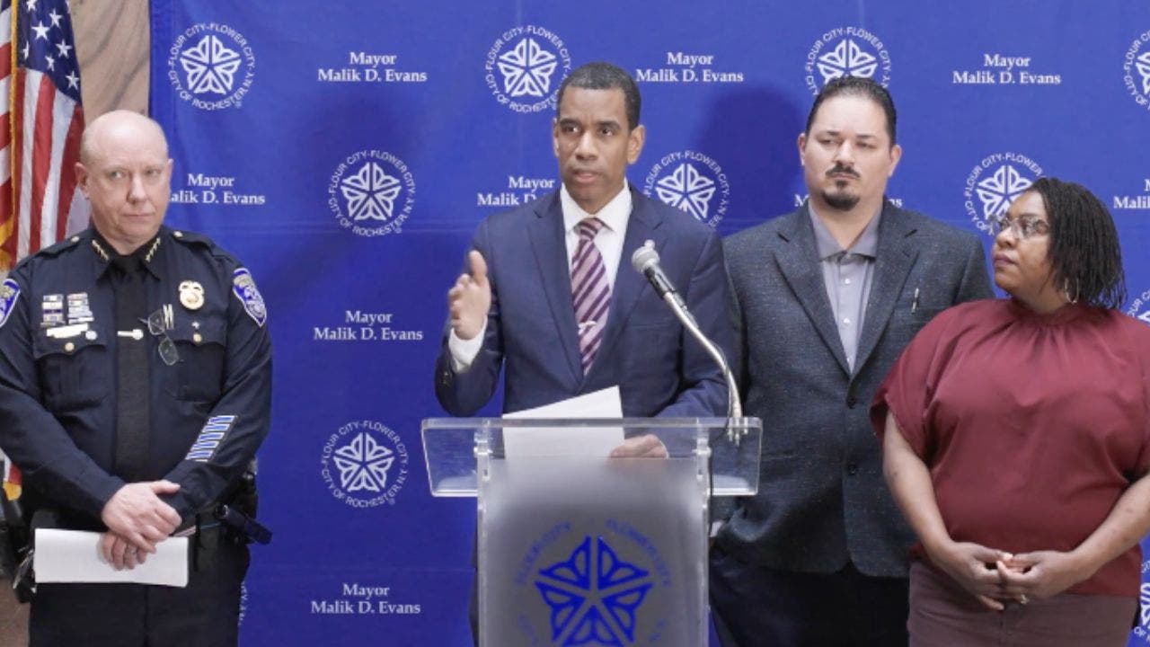 Sanctuary city officials rebuke police officers for assisting immigration agents