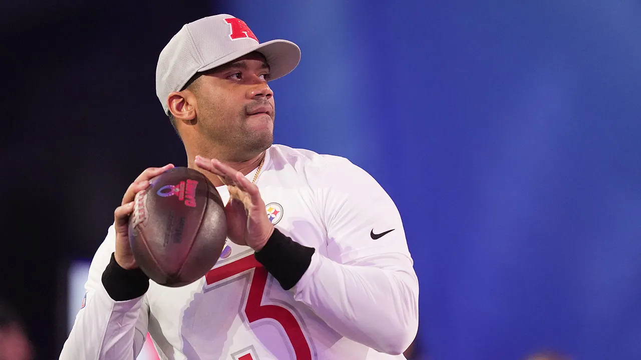 Russell Wilson lands with Giants, agrees to one-year deal: reports