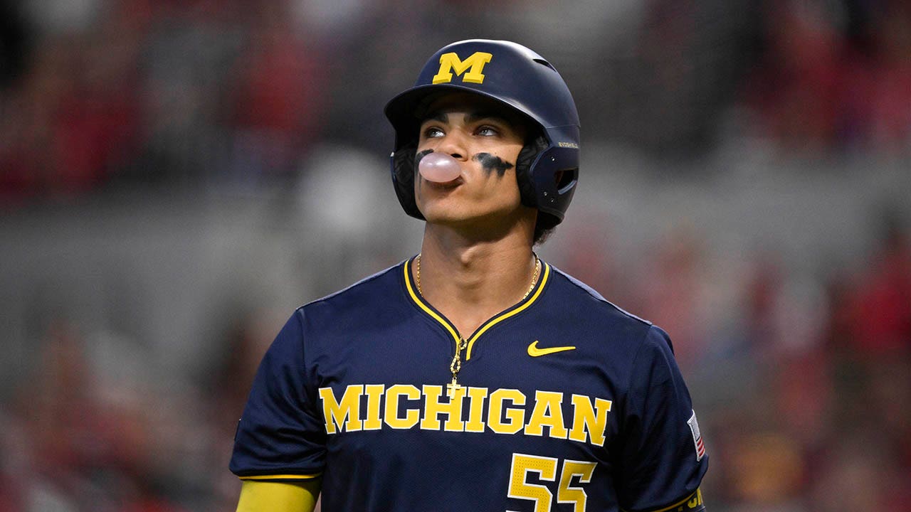 College baseball: Michigan player pretends to snort cocaine after big hit
