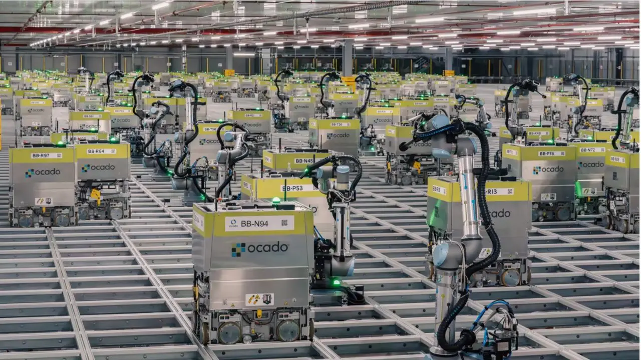 Swarm of helpful robots can pack your groceries