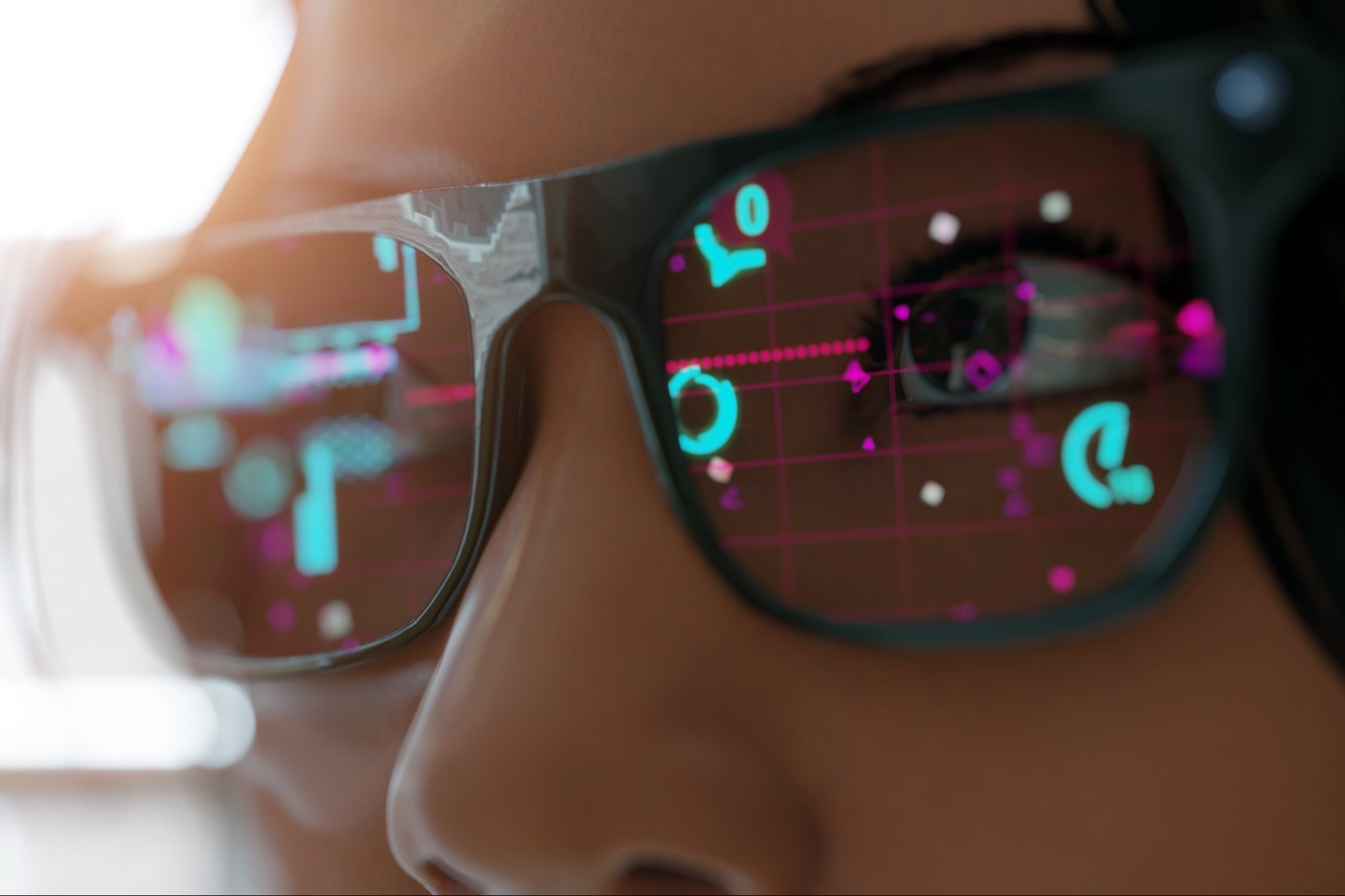 How Smart Glasses Keep Leaders Connected Without Disrupting Focus