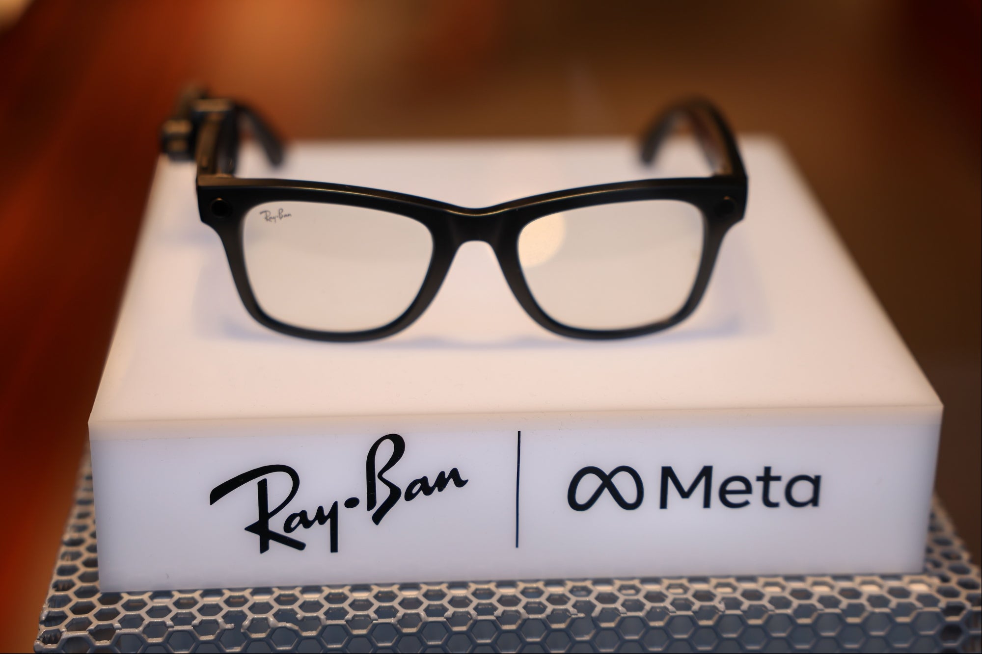 Meta Is Reportedly Working on Smart Glasses With a Screen
