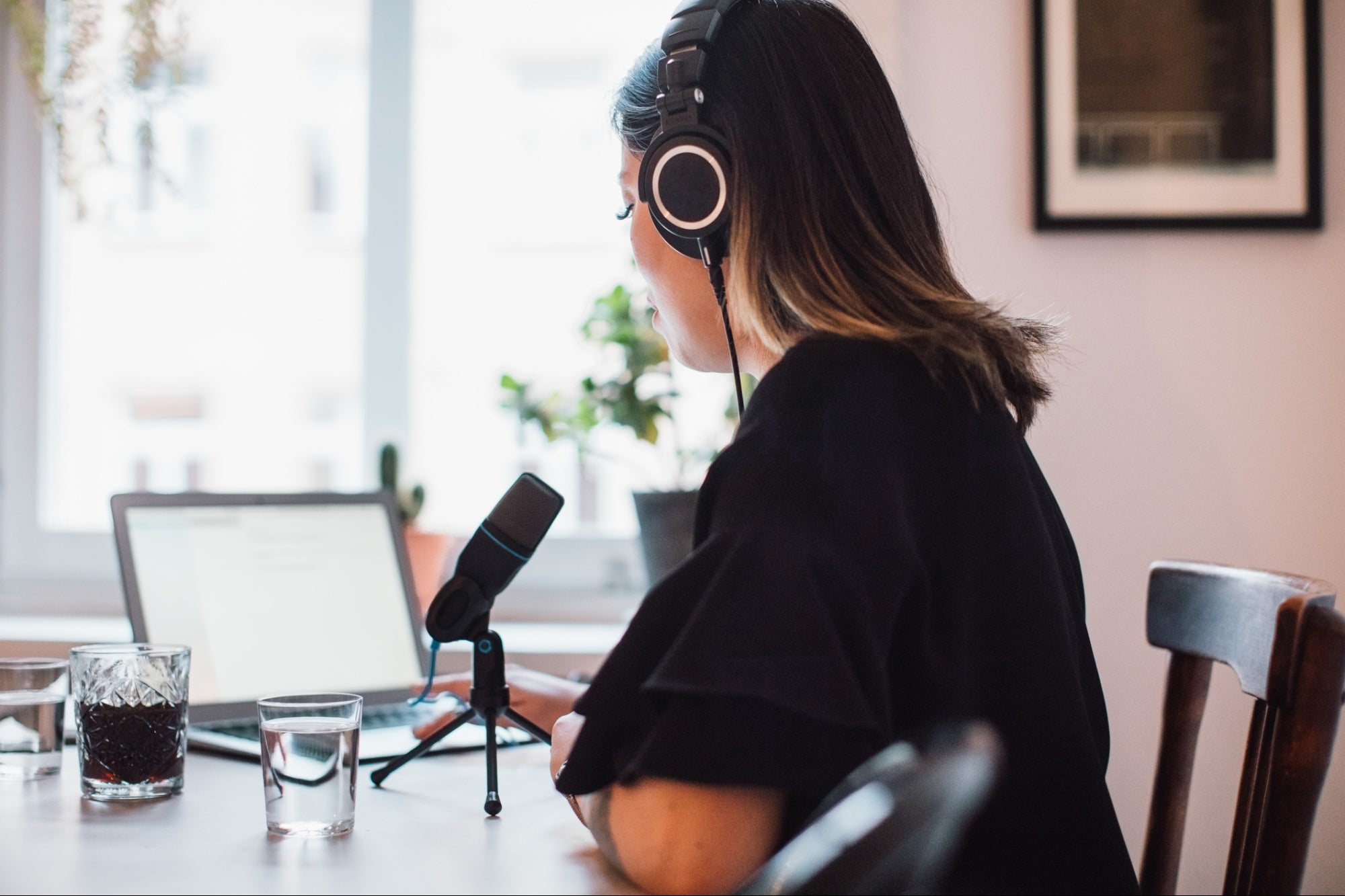 How Solopreneurs Are Scaling Past Six Figures (Without a Team)
