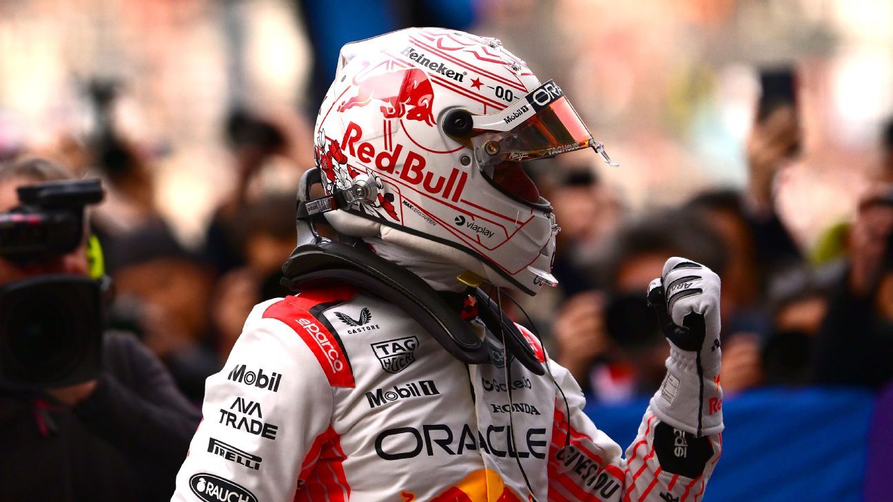 Japanese GP qualifying: Max Verstappen snatches last-gasp pole from McLarens