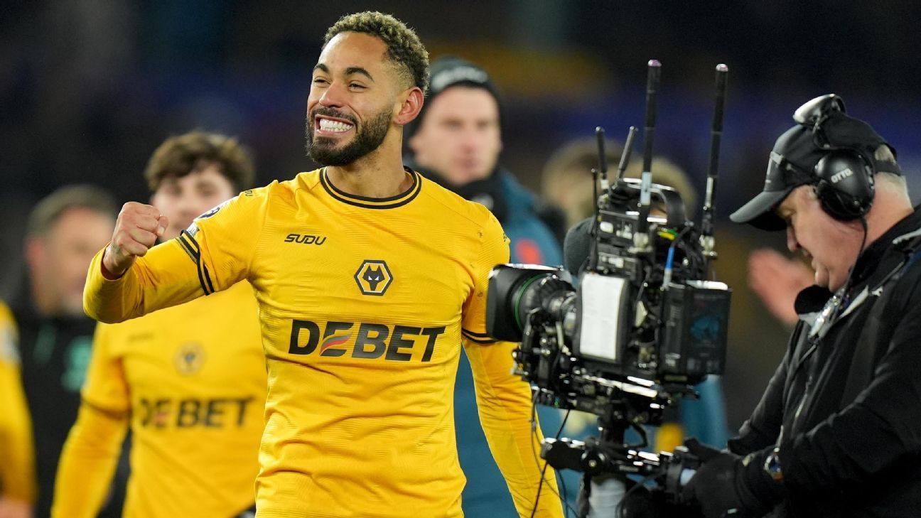 Transfer rumors, news: Man United join Arsenal in Cunha chase