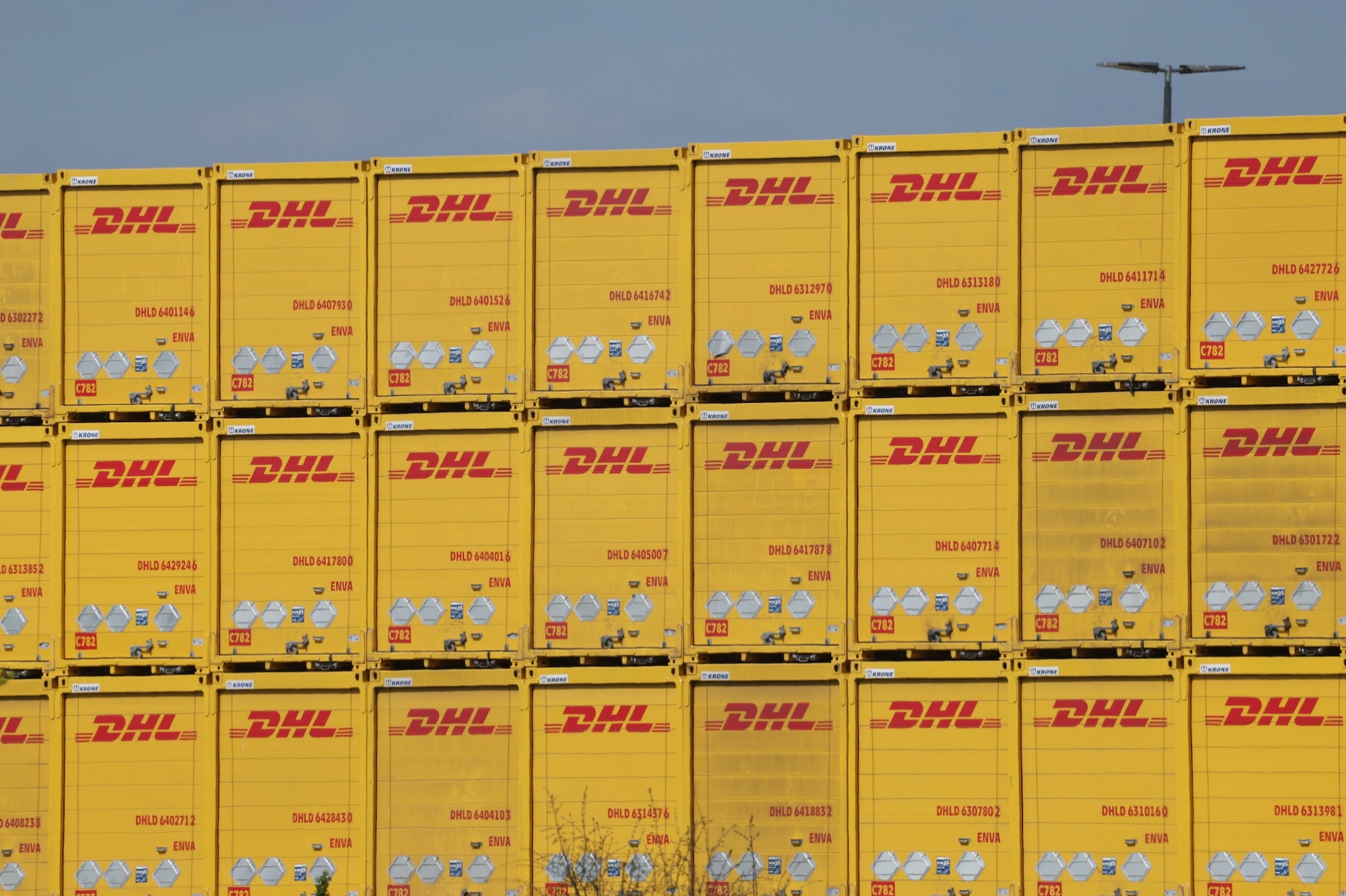 DHL Suspending Shipments Over $800 to U.S. Consumers