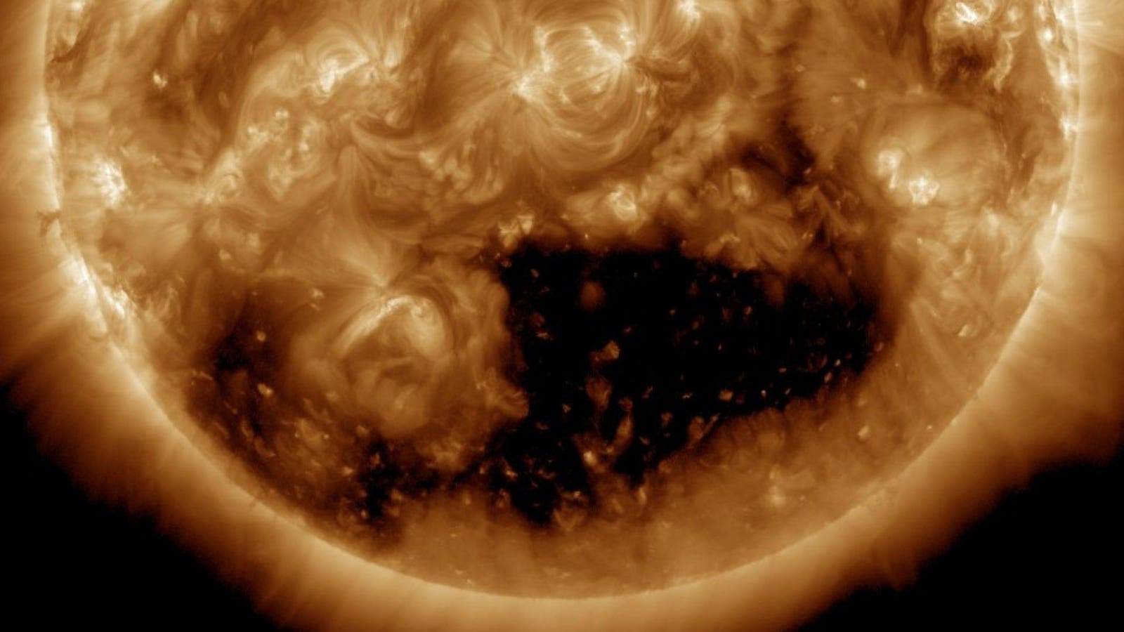 Earth-Facing ‘Hole In The Sun’ Could Trigger Auroras On Tuesday