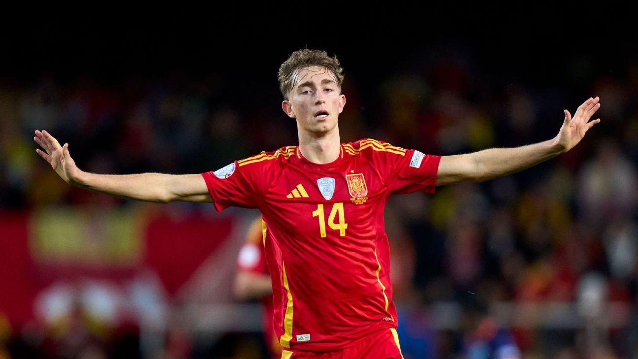 Transfer rumors, news: Arsenal, Liverpool join Huijsen race