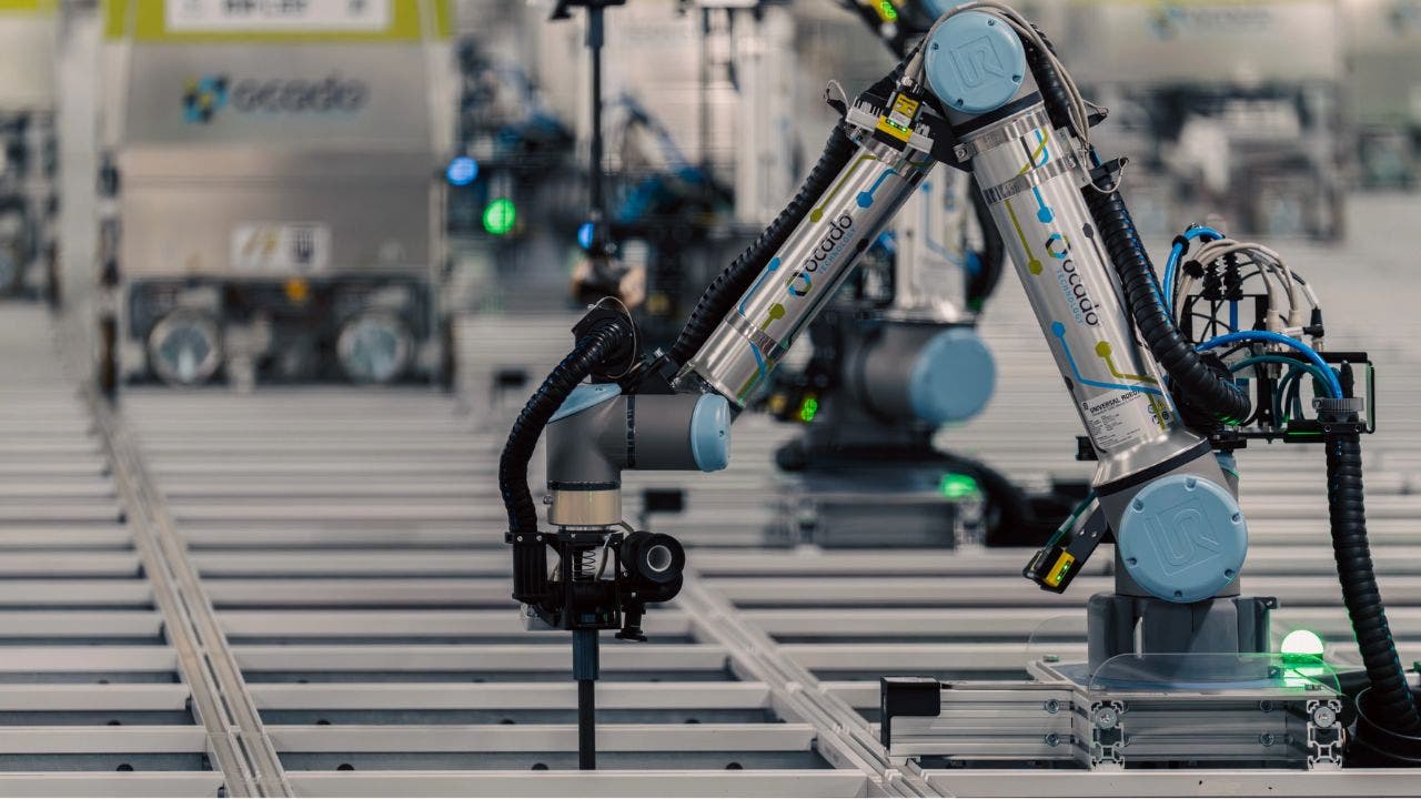 An AI-powered robot army that packs your groceries in minutes