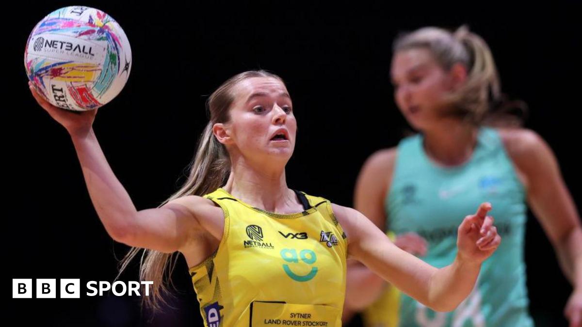 Netball Super League: Manchester Thunder and Loughborough Lightning win