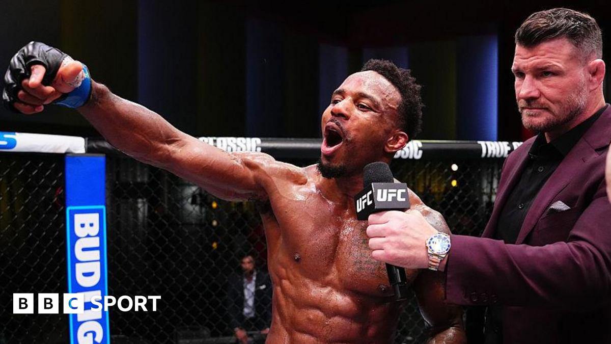 UFC: Lerone Murphy outclasses Josh Emmett to remain unbeaten