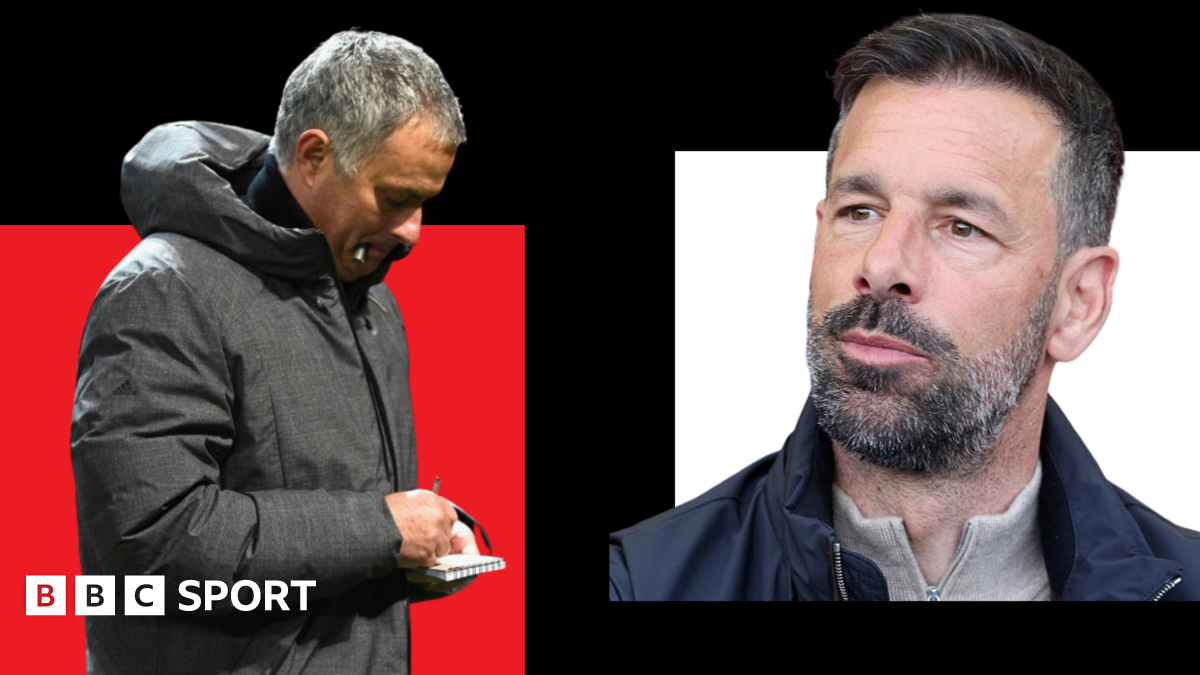 What do managers write down in their notepads?