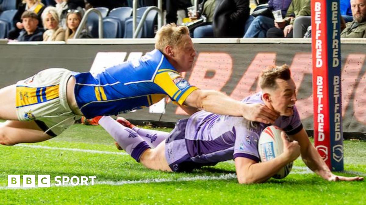 Super League: Leeds Rhinos 14-20 Hull KR – Mikey Lewis scores winning try