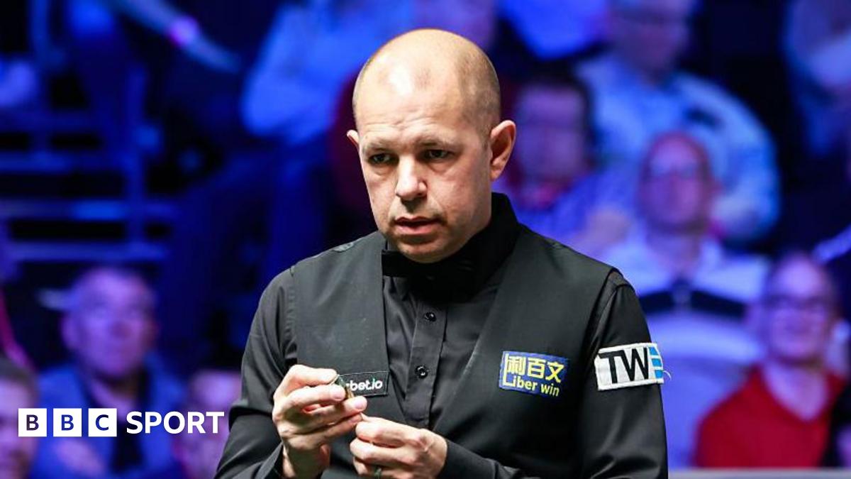 Tour Championship: Judd Trump loses to Barry Hawkins in quarter-finals
