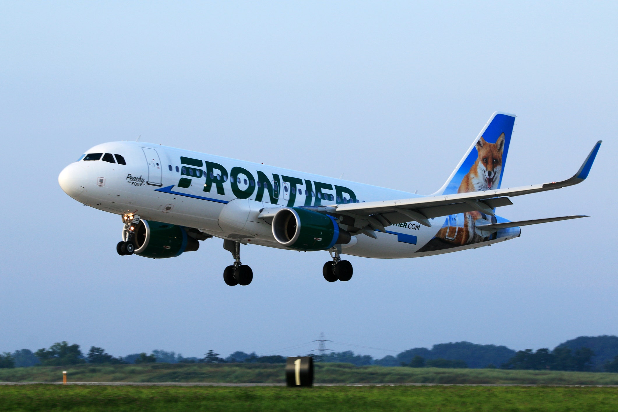 Frontier Airlines flight loses wheel while landing in Puerto Rico: passenger