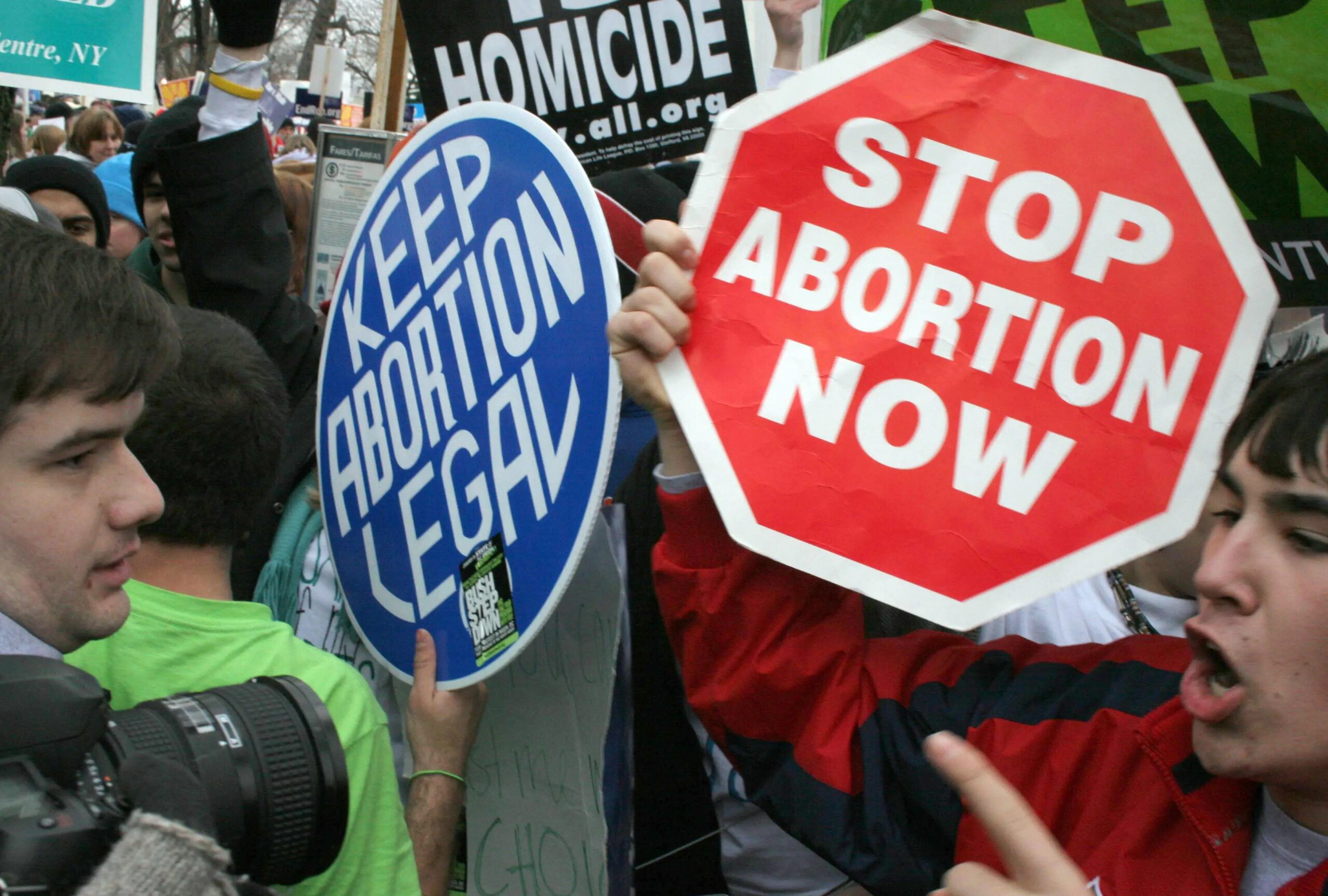 Illinois federal judge issues split ruling in case against state abortion law