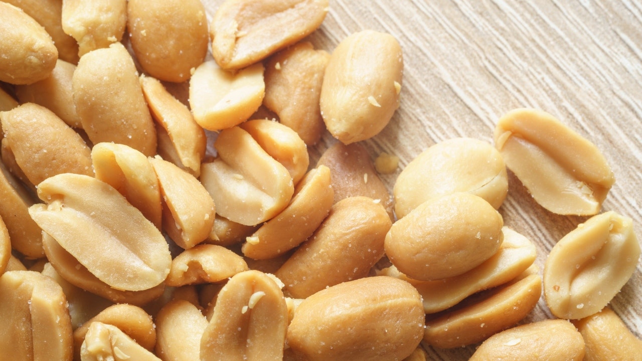 Trophy Nut Company recalls its honey roasted peanuts due to cashew-related reasons