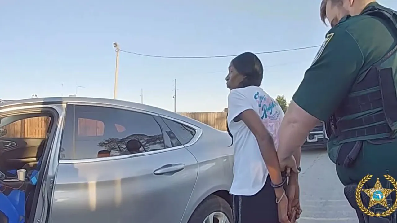 Florida woman poses an ICE agent to kidnap wife of former boyfriend