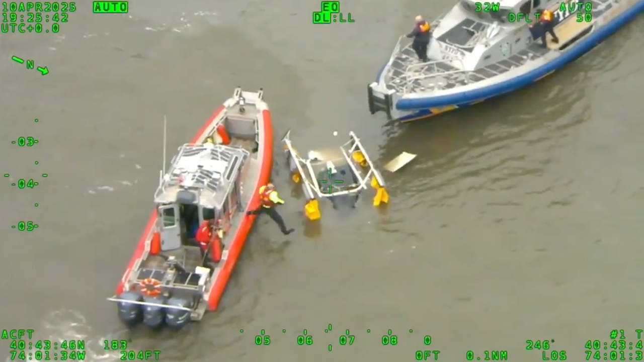 Aerial footage shows authorities rushing into the Hudson River to recover bodies