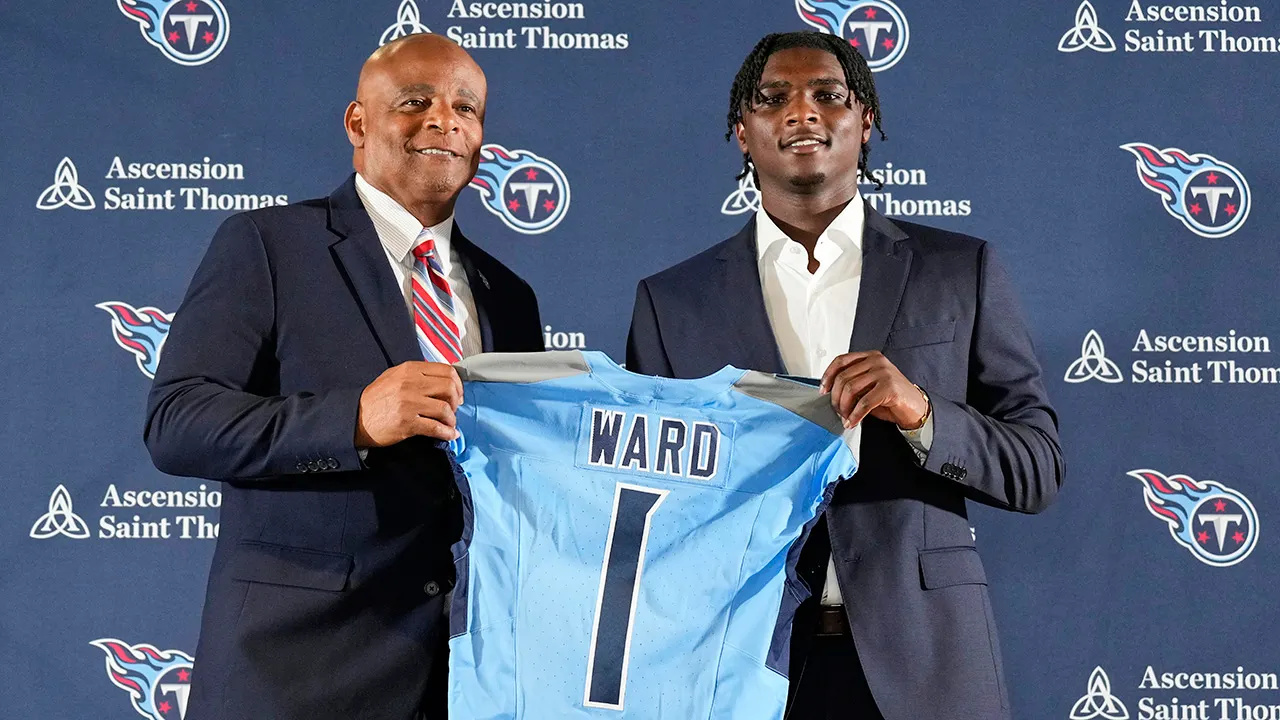 NFL Draft: Warren Moon gives retired jersey number to Titans’ Cam Ward