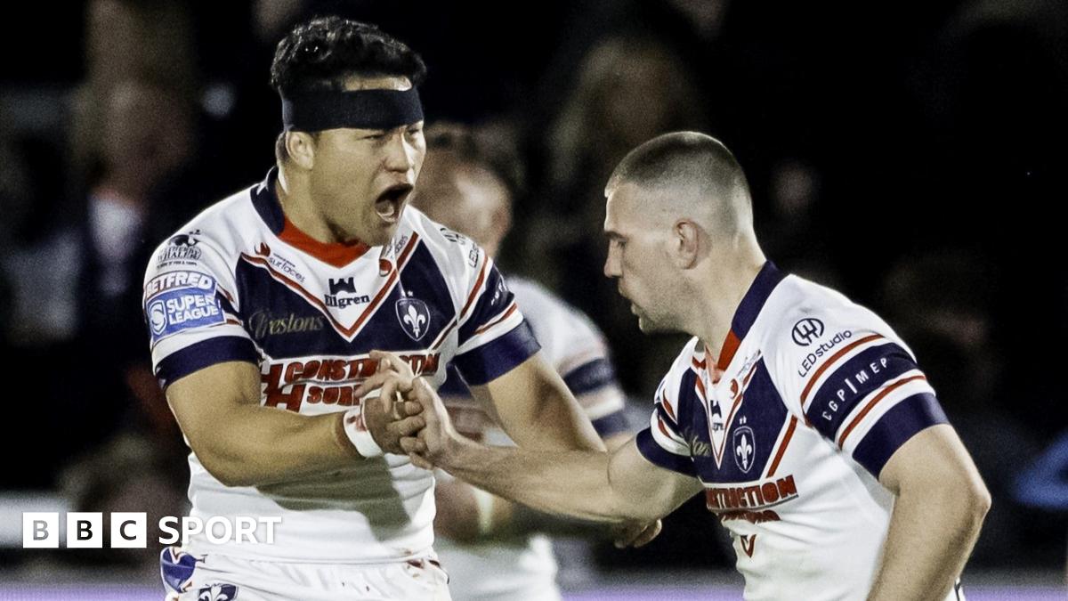 Super League: Wakefield Trinity 13-12 Castleford Tigers: Hosts edge win late on