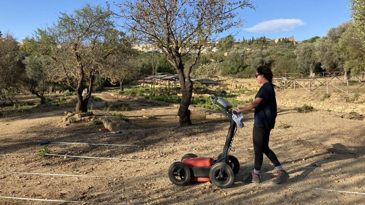 Excavators uncover lecture hall from ‘impressive’ ancient Greek high school
