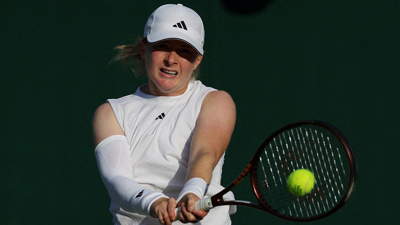 Tennis player born with rare genetic disorder collapses during match in Colombia