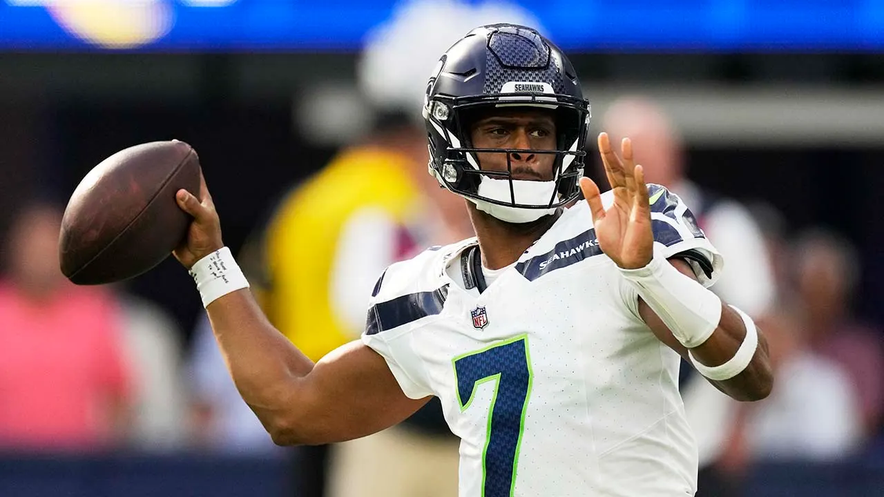 NFL news: Raiders reportedly extend Geno Smith on 2-year deal