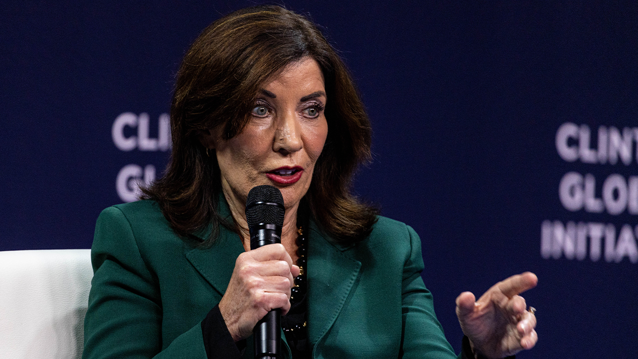 Hochul, New York lawmakers agree on charge for wearing mask while committing a crime