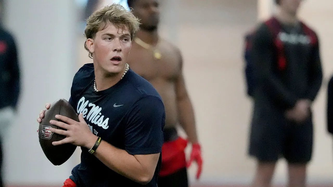 NFL Draft: Jaxson Dart bags turkey after pro day workout
