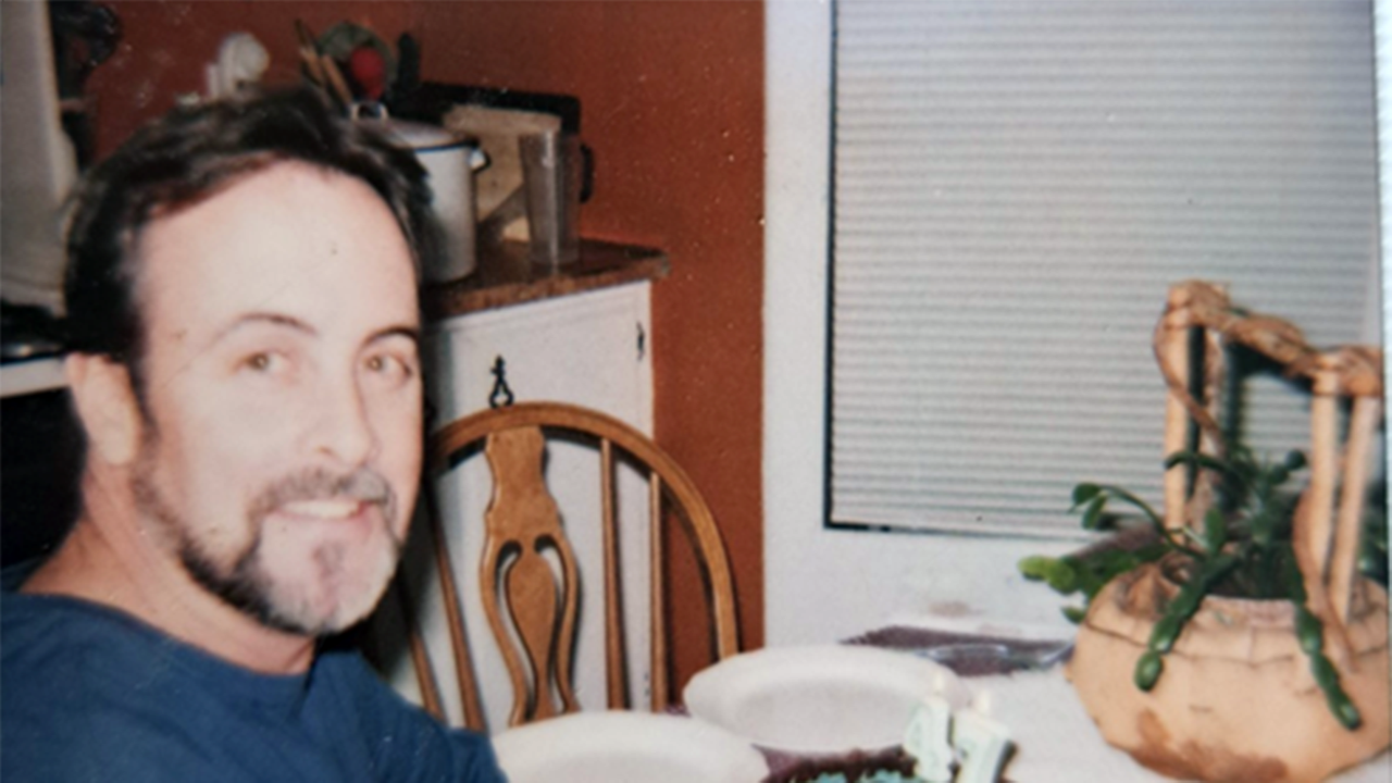 Man died after Envoy Air flight crew delayed medical help, lawsuit alleges