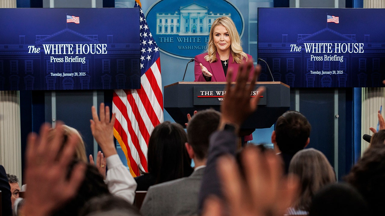 Video: White House press secretary Karoline Leavitt prays before press briefings