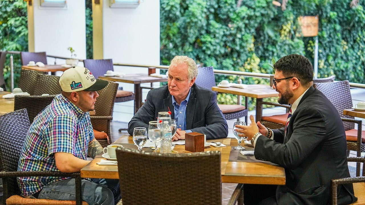 Trump calls Sen. Van Hollen a ‘fool’ after meeting Kilmar Abrego Garcia
