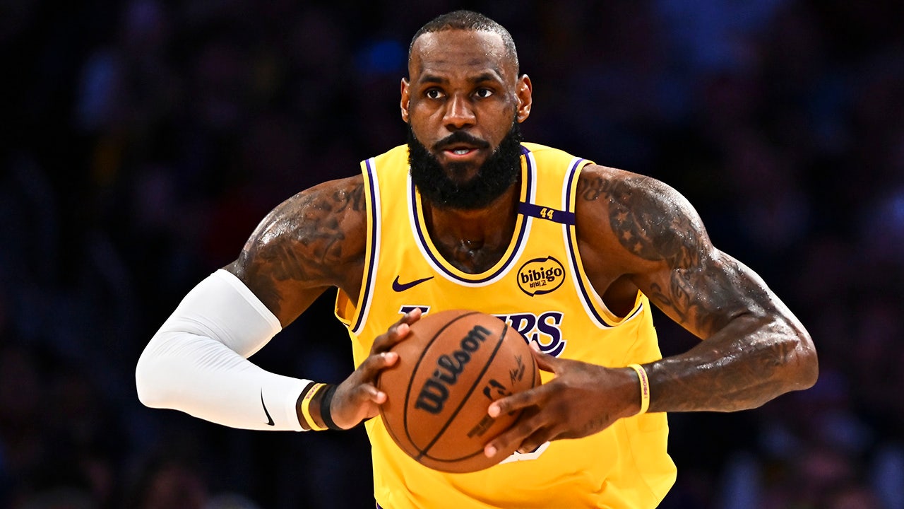 LeBron James faces criticism for shirtless warmup before game