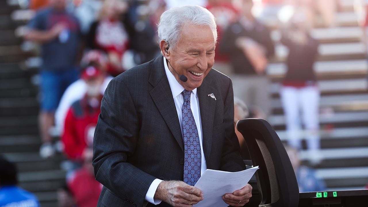 Legendary broadcaster Lee Corso to retire from ‘College GameDay’ after nearly four decades on air