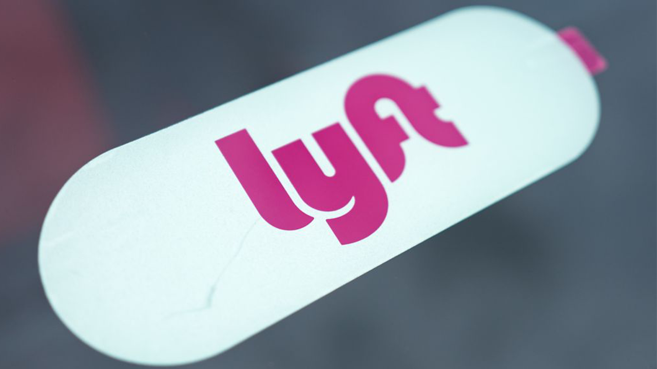 Washington Lyft driver charged with sexually assaulting teen during ride: police