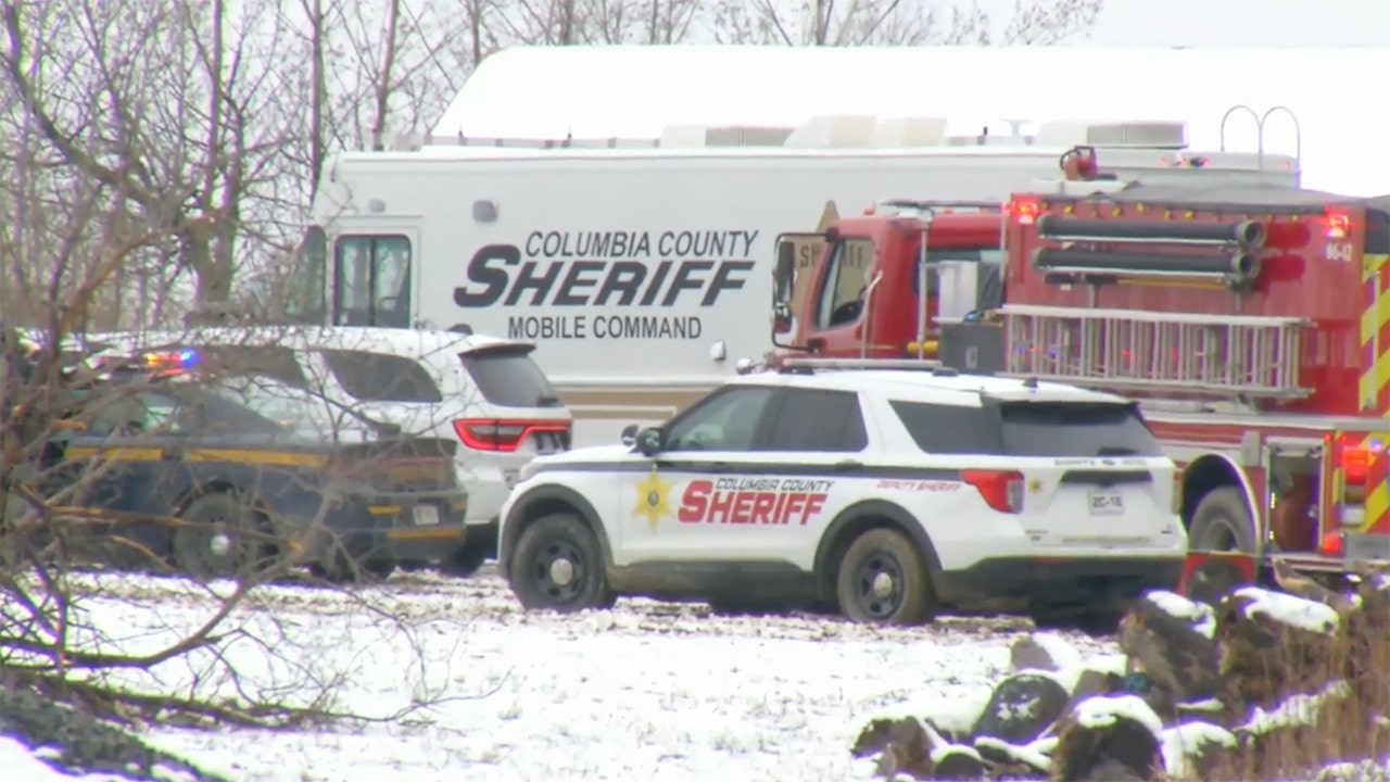 FAA investigating upstate New York plane crash with 6 people on board