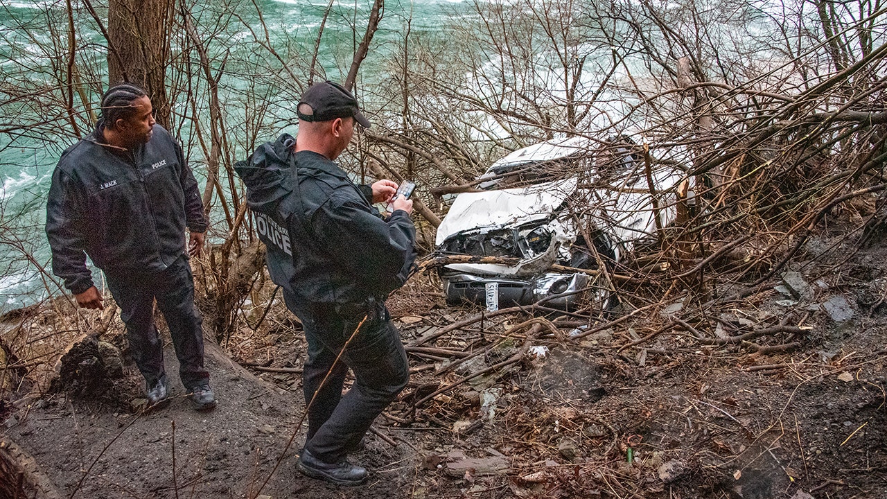Man walks away after driving truck over cliff into Niagara Falls Gorge