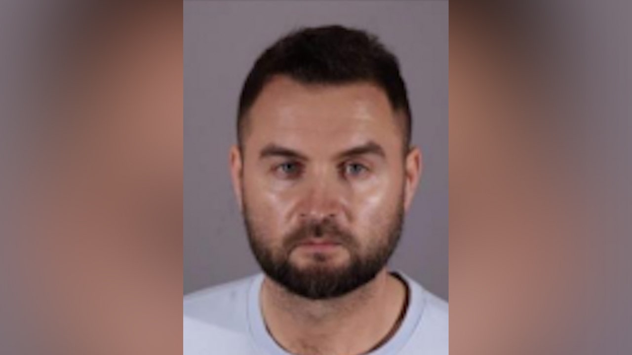 Father suspected of crossing into Mexico with kidnapped children